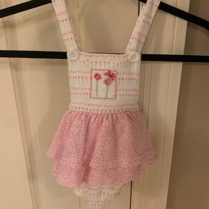 Darling one piece baby outfit size 9 months